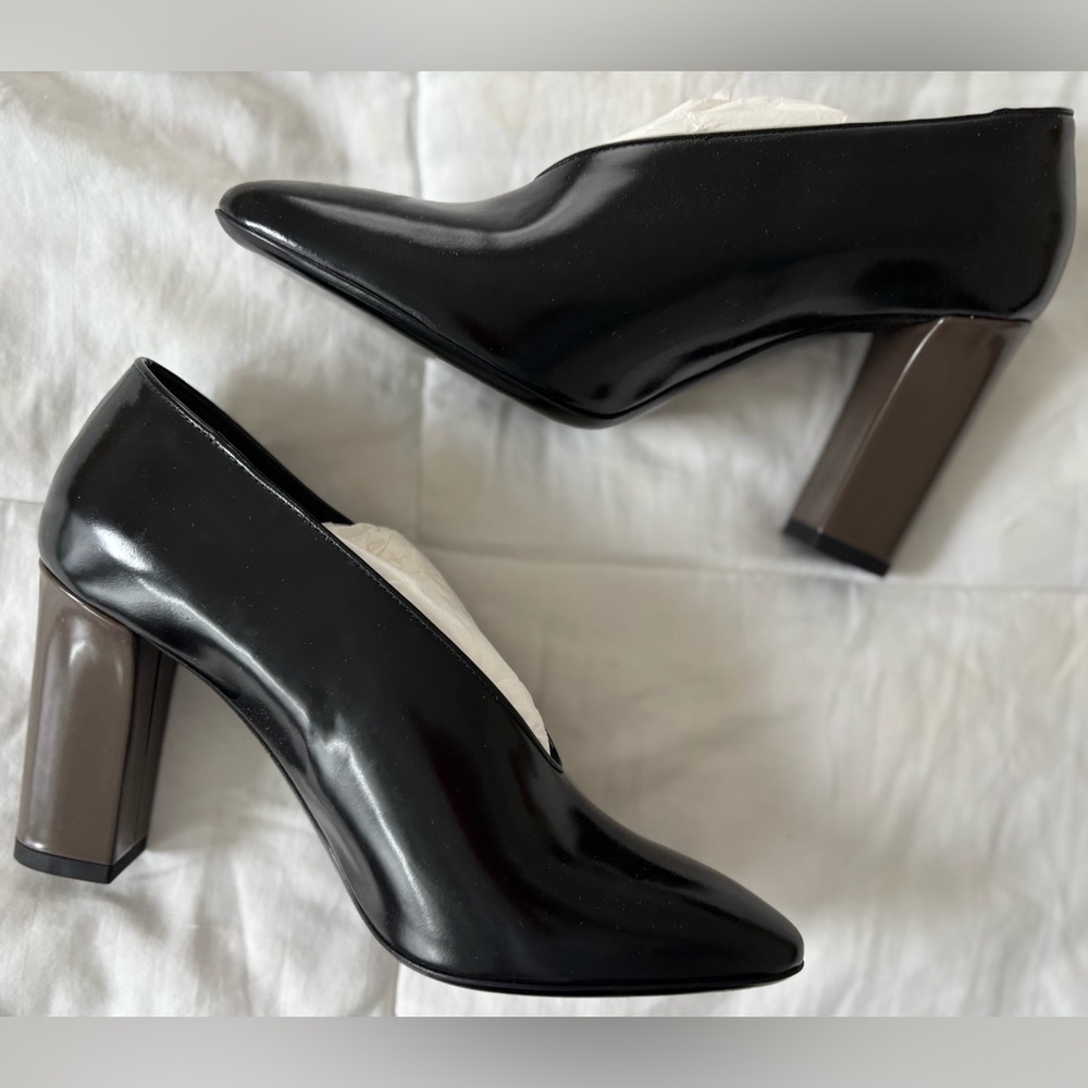 Via Spiga Baron Heel Pump - Block Black - 7 - MSRP $395